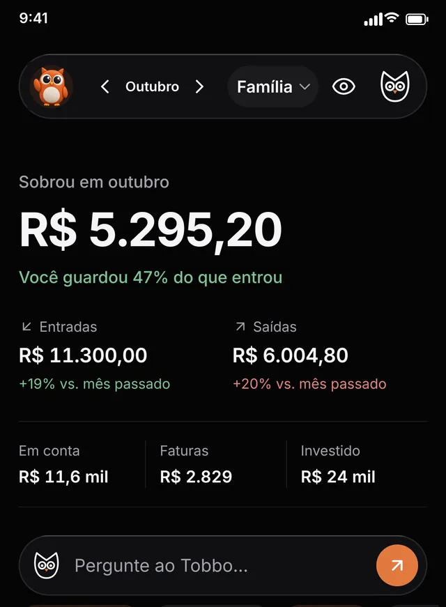 Tela inicial do app Tobbo com quanto sobrou no mês, entradas e saídas